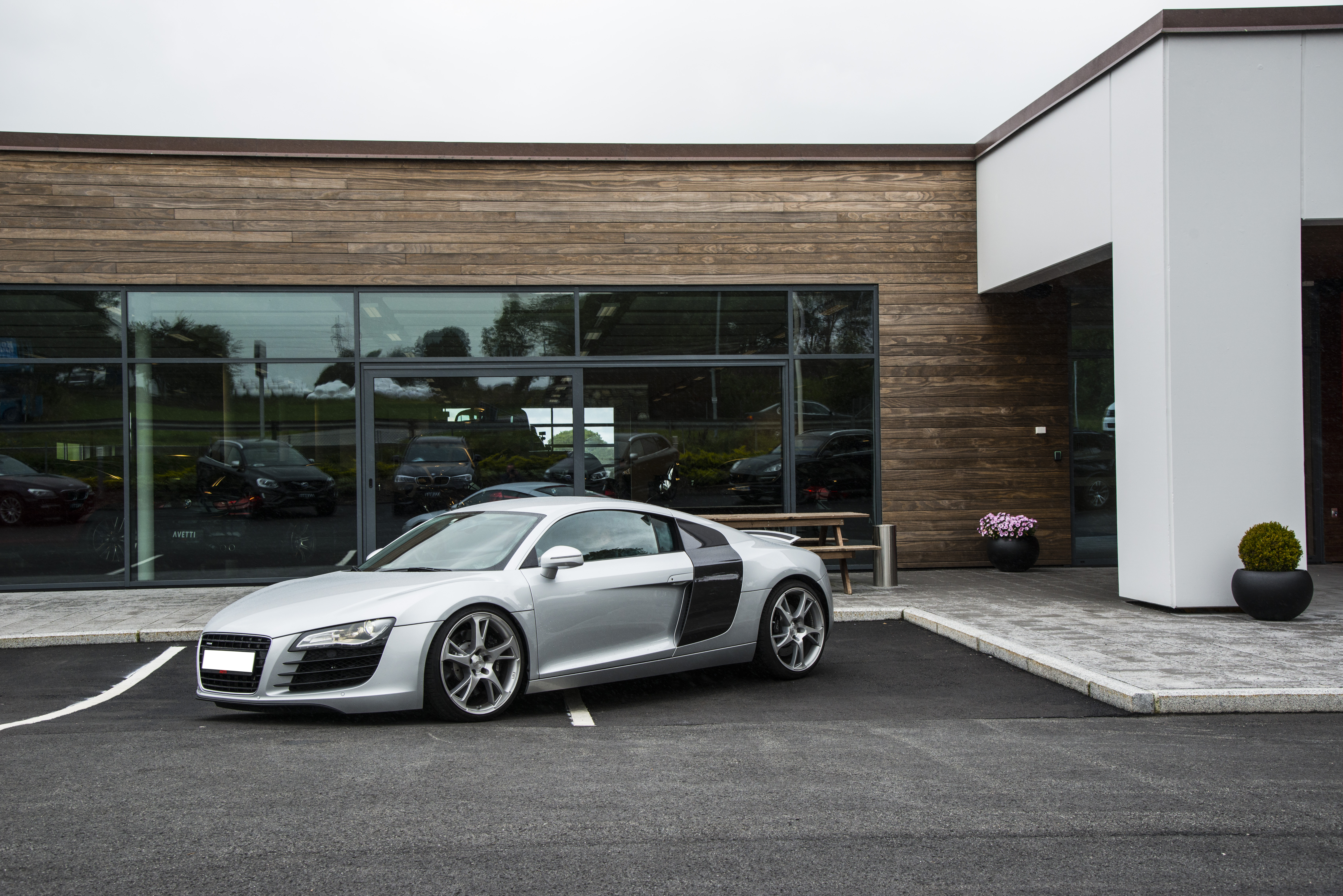 Utenfor Avetti sine lokaler på Klepp